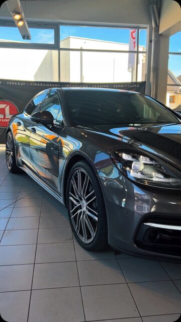 4S Diesel. 421 PS. Panamera. Reicht eigentlich. 😮‍💨🔥

Unser Porsche Panamera 4S Diesel bringt ordentlich Druck mit und bleibt dabei genau das, was ein Panamera sein soll: schnell, souverän und verdammt gut anzusehen. Und das Ganze aus **2. Hand**. 🖤

📅 **EZ 07/2017**
🐎 **421 PS**
👤 **2. Hand**
💰 **59.499 €**

Wer einen Panamera sucht, der nicht an jeder Ecke steht, sollte sich den genauer anschauen. 👀

📍 **Jetzt bei der Car Lounge GmbH.**

#Porsche #Panamera #Panamera4S #newpost #newreel